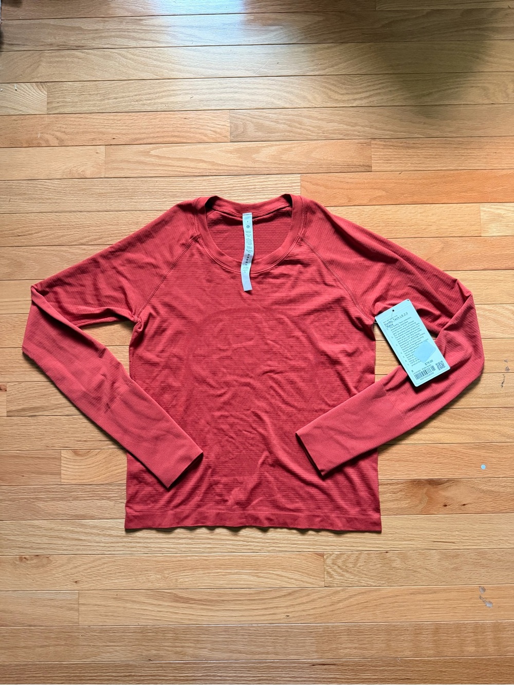 Lululemon NWT Swiftly Tech Long Sleeve Shirt 2.0 Race Length in Red Rock Size 8